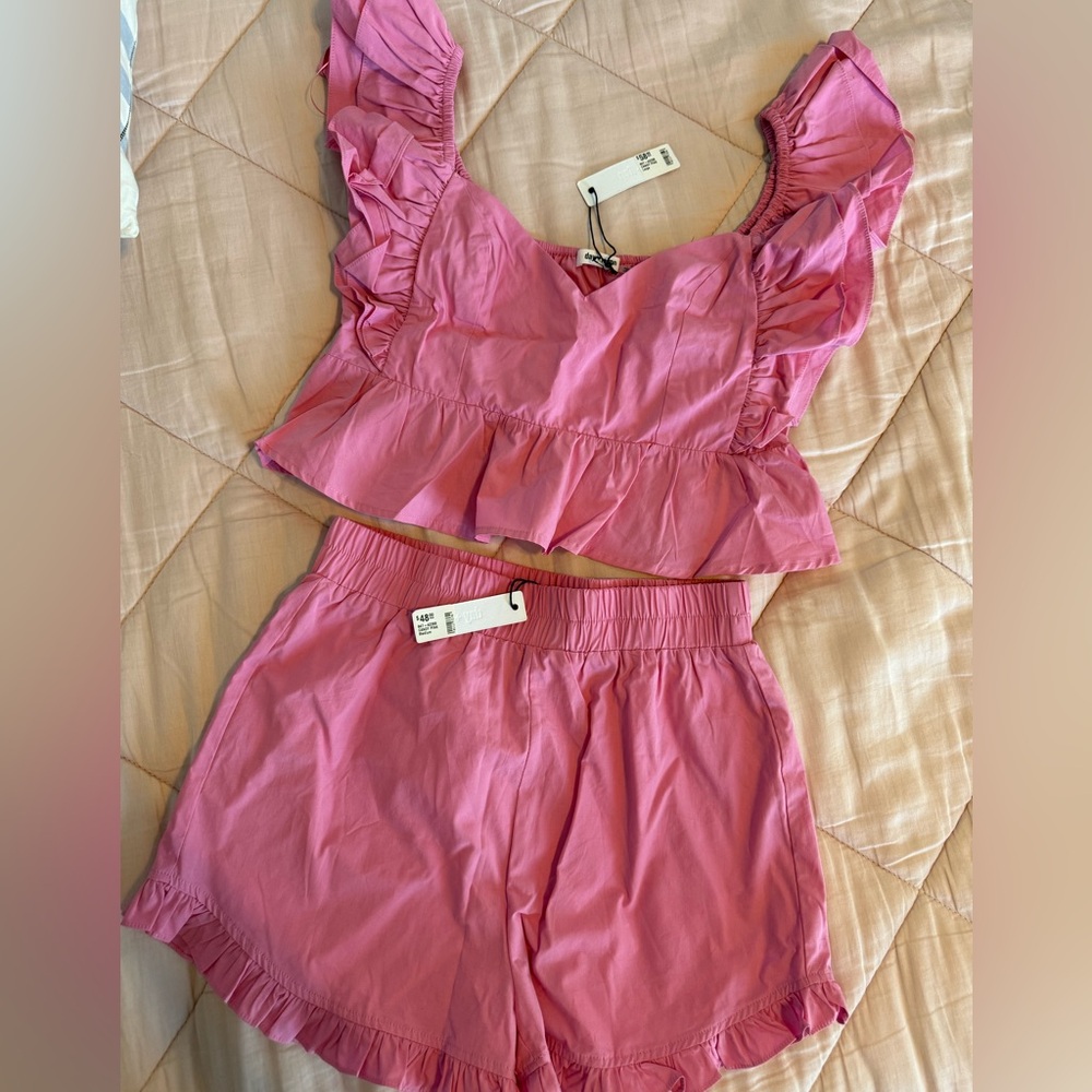 Pink Two Piece Set 🩷 M + L - Picture 2 of 14